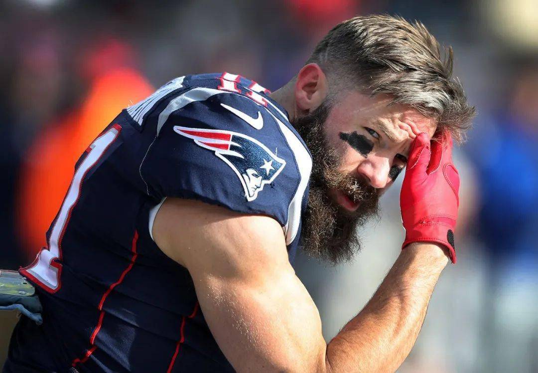 粤西雪豹队鏖战嵩山暴熊队,橄榄球半决赛惊险晋级,核心复出即建功。防线高度稳定  粤西雪豹队鏖战嵩山暴熊队,橄榄球半决赛惊险晋级,核心复出即建功。防线高度稳定