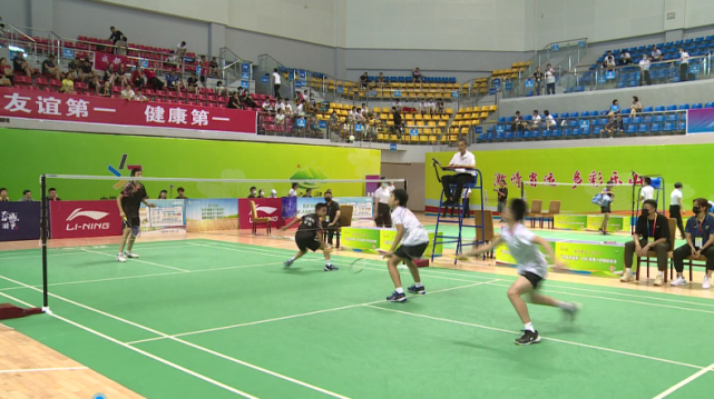 冰球赛场再起风云:岭北风暴队小胜嵩山烈马队,脚步移动更到位豪门底蕴再次显现的简单介绍 冰球赛场再起风云:岭北风暴队小胜嵩山烈马队,脚步移动更到位豪门底蕴再次显现的简单介绍