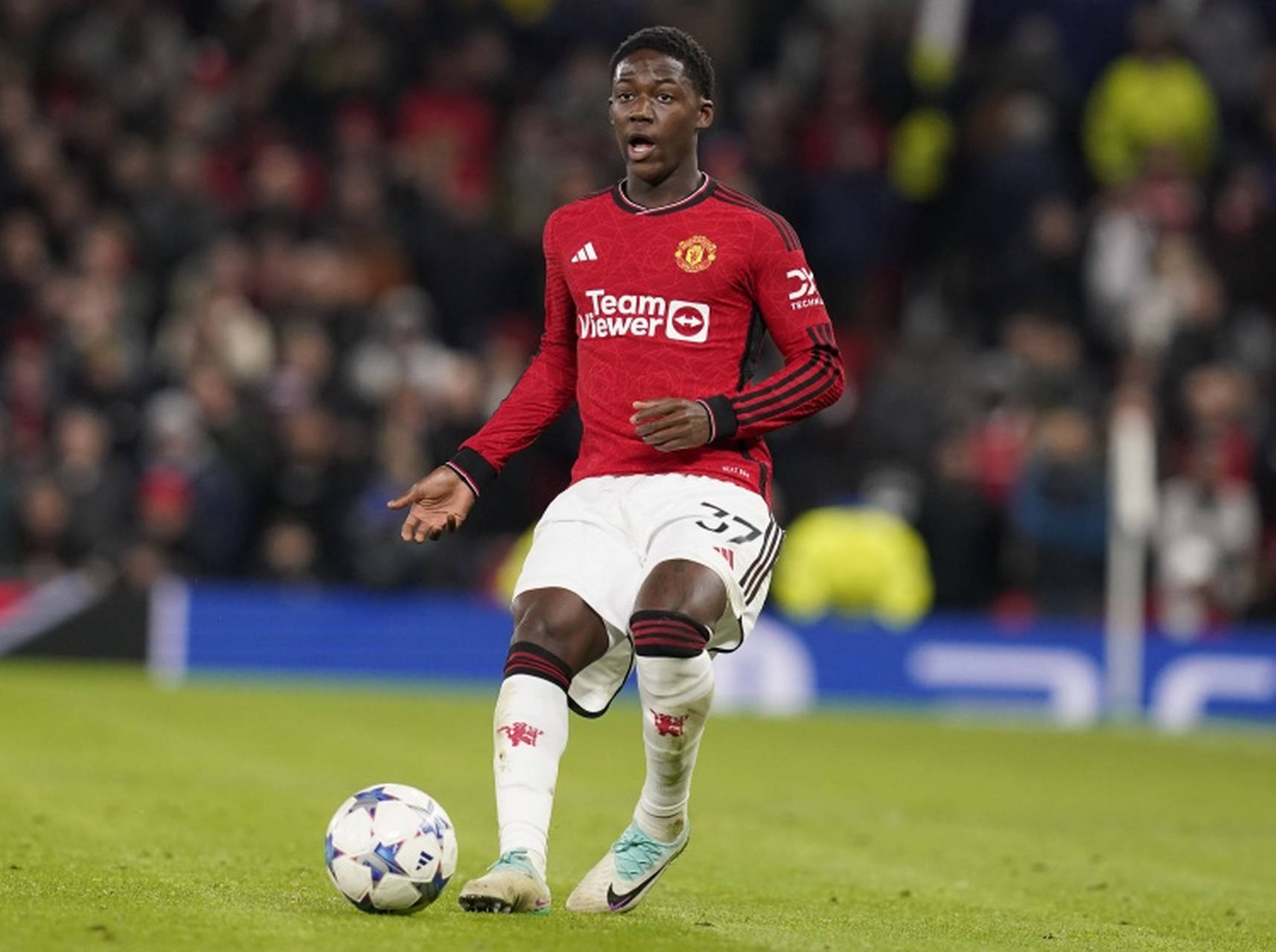 曼联前途光明！，Doinb新星刷新纪录表现突出比赛高潮迭起的简单介绍