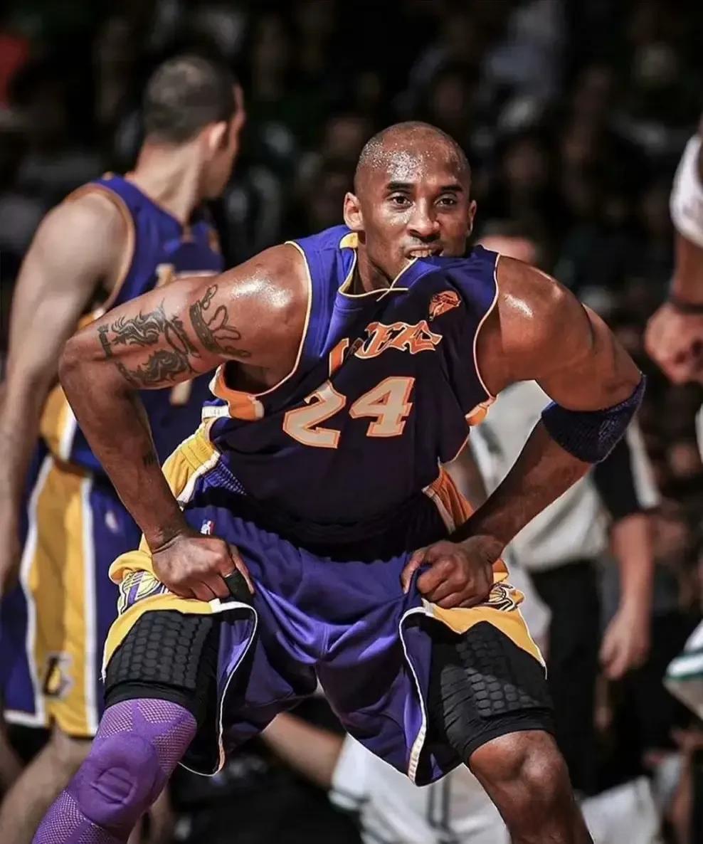  洛杉矶湖人训练开放日，赛后战术微调引欢呼，西甲在即，控场能力受关注