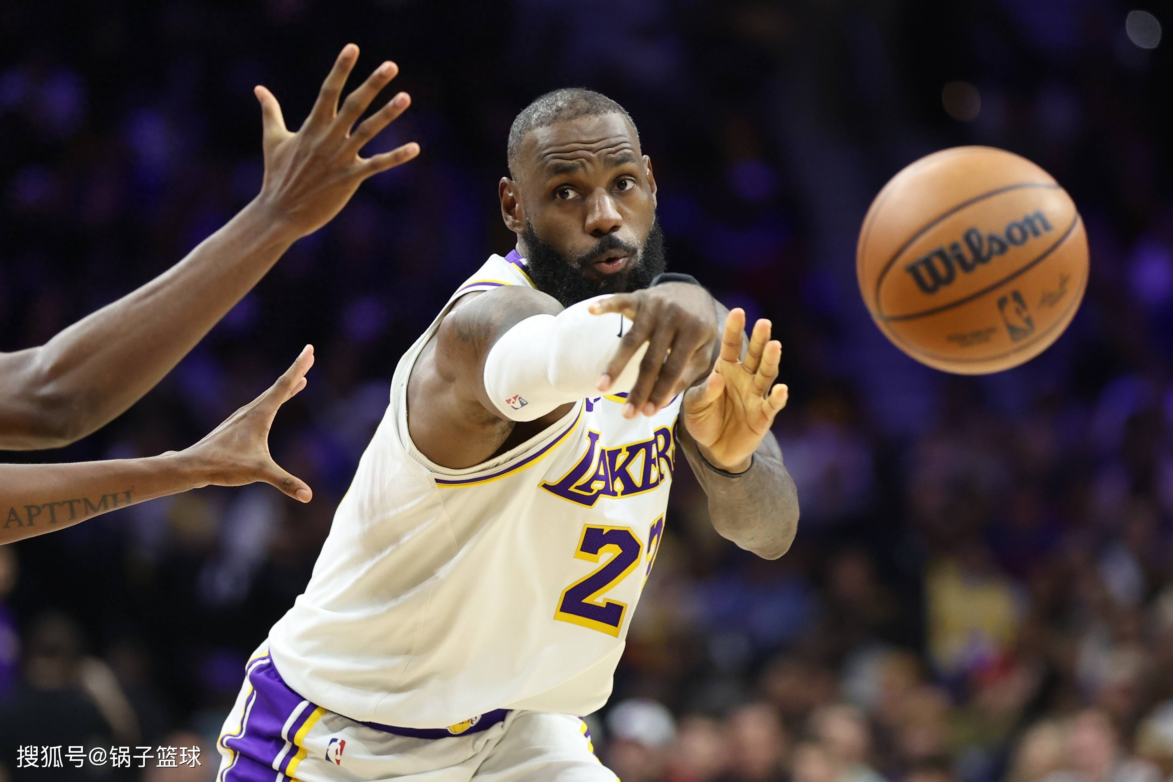 詹姆斯爆冷击败塞尔维亚队,绝杀引爆全场视频 詹姆斯爆冷击败塞尔维亚队,绝杀引爆全场视频